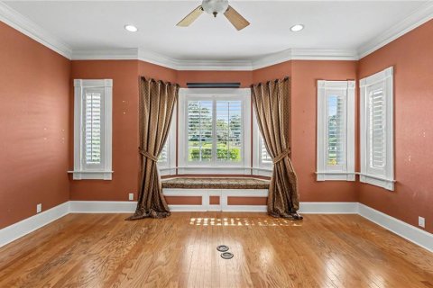 House in Lakeland, Florida 5 bedrooms, 410.63 sq.m. № 2304726 - photo 10