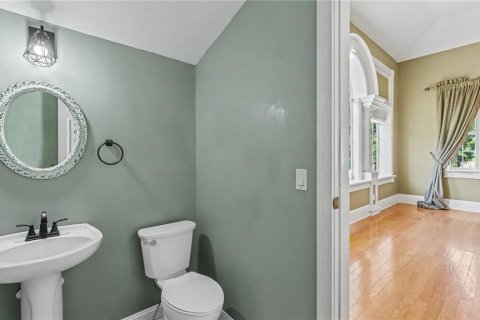 House in Lakeland, Florida 5 bedrooms, 410.63 sq.m. № 2304726 - photo 16