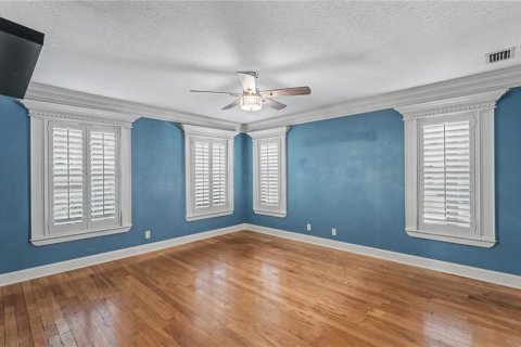 House in Lakeland, Florida 5 bedrooms, 410.63 sq.m. № 2304726 - photo 25