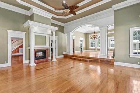 House in Lakeland, Florida 5 bedrooms, 410.63 sq.m. № 2304726 - photo 9