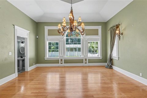 House in Lakeland, Florida 5 bedrooms, 410.63 sq.m. № 2304726 - photo 13