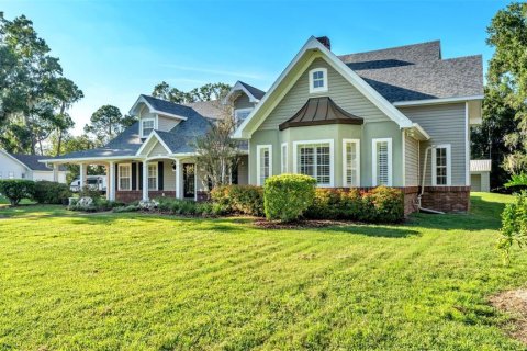 House in Lakeland, Florida 5 bedrooms, 410.63 sq.m. № 2304726 - photo 4