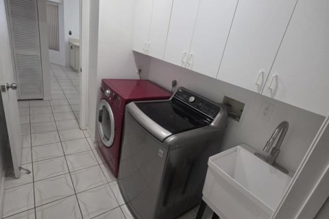 Villa ou maison à vendre à Port St. Lucie, Floride: 3 chambres, 161.74 m2 № 2250869 - photo 17
