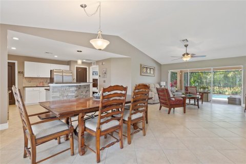 House in Cape Coral, Florida 3 bedrooms, 131.74 sq.m. № 1848680 - photo 12