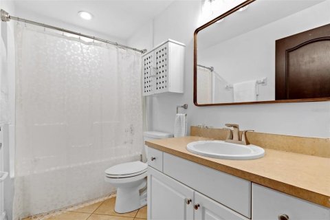 House in Cape Coral, Florida 3 bedrooms, 131.74 sq.m. № 1848680 - photo 25