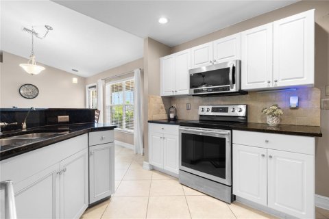 House in Cape Coral, Florida 3 bedrooms, 131.74 sq.m. № 1848680 - photo 13