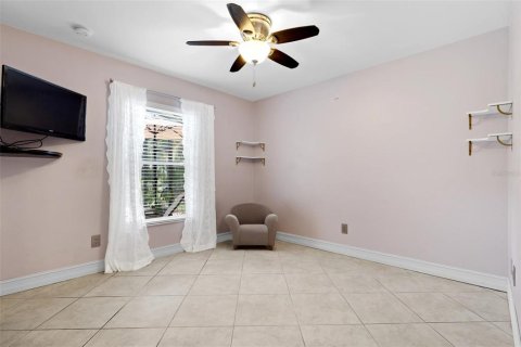House in Cape Coral, Florida 3 bedrooms, 131.74 sq.m. № 1848680 - photo 24