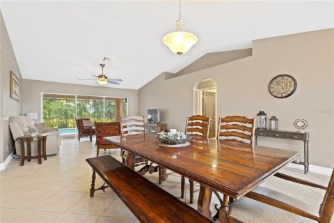 House in Cape Coral, Florida 3 bedrooms, 131.74 sq.m. № 1848680 - photo 8