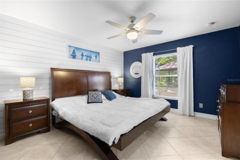 House in Cape Coral, Florida 3 bedrooms, 131.74 sq.m. № 1848680 - photo 18