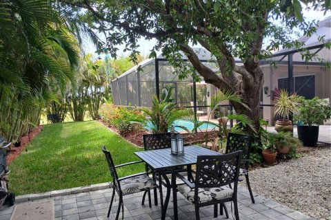 House in Cape Coral, Florida 3 bedrooms, 131.74 sq.m. № 1848680 - photo 3