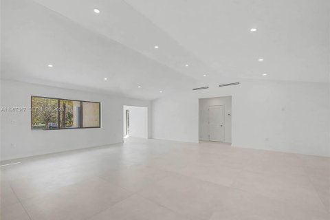 Villa ou maison à vendre à Pinecrest, Floride: 5 chambres, 358.79 m2 № 2029472 - photo 17