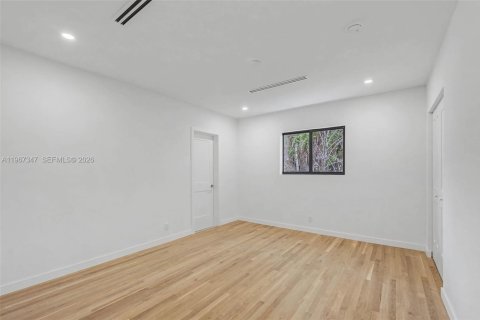 Villa ou maison à vendre à Pinecrest, Floride: 5 chambres, 358.79 m2 № 2029472 - photo 24