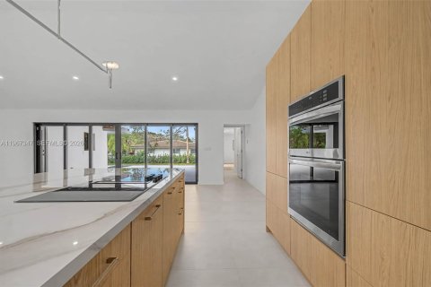 Villa ou maison à vendre à Pinecrest, Floride: 5 chambres, 358.79 m2 № 2029472 - photo 7
