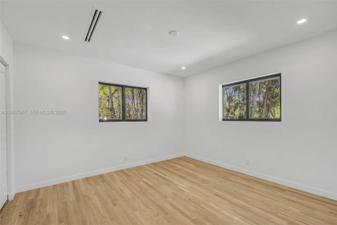 Villa ou maison à vendre à Pinecrest, Floride: 5 chambres, 358.79 m2 № 2029472 - photo 21