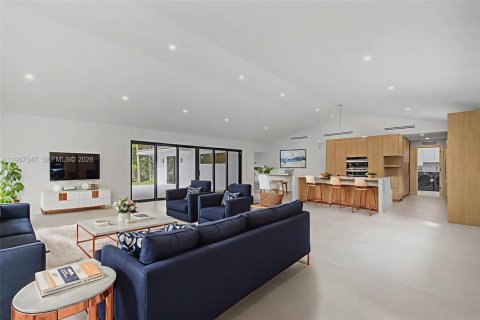 Villa ou maison à vendre à Pinecrest, Floride: 5 chambres, 358.79 m2 № 2029472 - photo 5