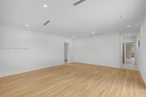 Villa ou maison à vendre à Pinecrest, Floride: 5 chambres, 358.79 m2 № 2029472 - photo 12