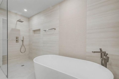 Villa ou maison à vendre à Pinecrest, Floride: 5 chambres, 358.79 m2 № 2029472 - photo 14