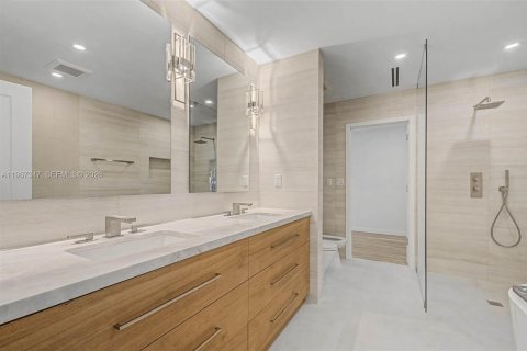Villa ou maison à vendre à Pinecrest, Floride: 5 chambres, 358.79 m2 № 2029472 - photo 13