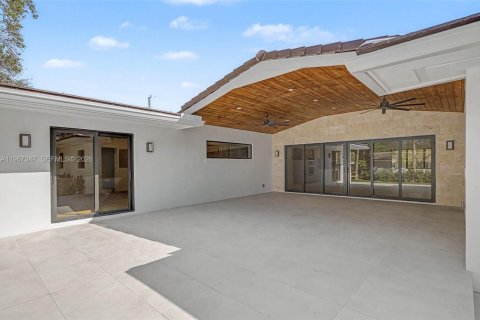 Villa ou maison à vendre à Pinecrest, Floride: 5 chambres, 358.79 m2 № 2029472 - photo 29
