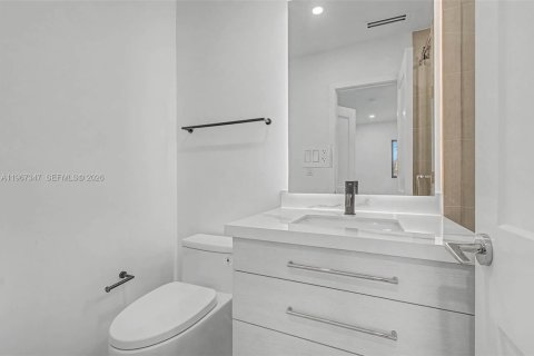 Villa ou maison à vendre à Pinecrest, Floride: 5 chambres, 358.79 m2 № 2029472 - photo 25