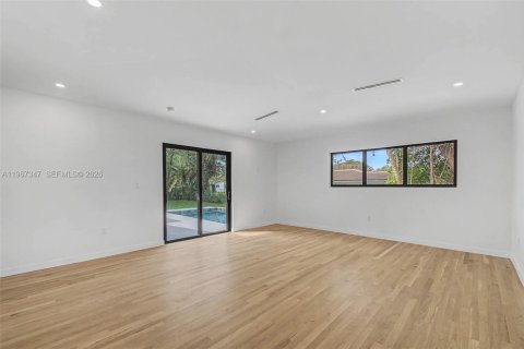 Villa ou maison à vendre à Pinecrest, Floride: 5 chambres, 358.79 m2 № 2029472 - photo 10