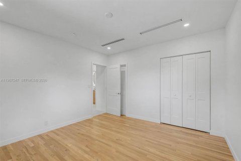 Villa ou maison à vendre à Pinecrest, Floride: 5 chambres, 358.79 m2 № 2029472 - photo 26