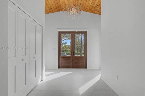 Villa ou maison à vendre à Pinecrest, Floride: 5 chambres, 358.79 m2 № 2029472 - photo 4