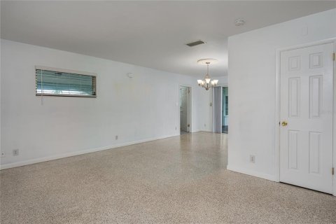 House in Bradenton, Florida 3 bedrooms, 146.41 sq.m. № 2358953 - photo 10