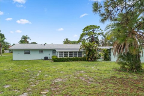 House in Bradenton, Florida 3 bedrooms, 146.41 sq.m. № 2358953 - photo 25