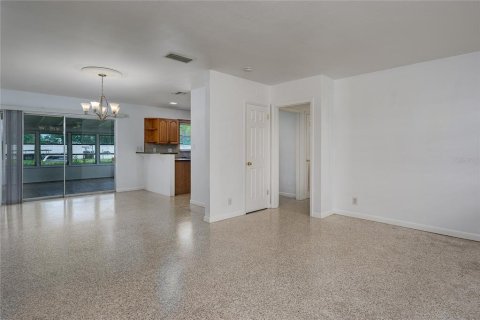 House in Bradenton, Florida 3 bedrooms, 146.41 sq.m. № 2358953 - photo 5