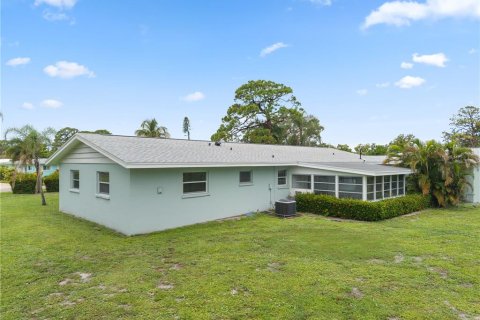 House in Bradenton, Florida 3 bedrooms, 146.41 sq.m. № 2358953 - photo 24