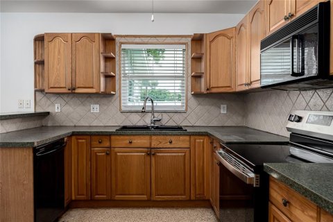 House in Bradenton, Florida 3 bedrooms, 146.41 sq.m. № 2358953 - photo 8