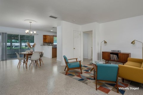 House in Bradenton, Florida 3 bedrooms, 146.41 sq.m. № 2358953 - photo 4