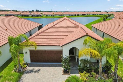 House in Wimauma, Florida 2 bedrooms, 156.35 sq.m. № 2204246
