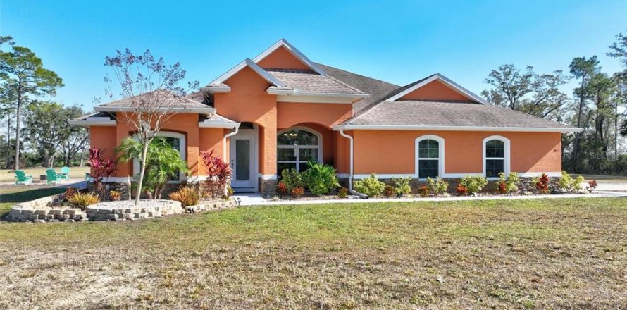 House in Bunnell, Florida 4 bedrooms, 219.44 sq.m. № 1511960