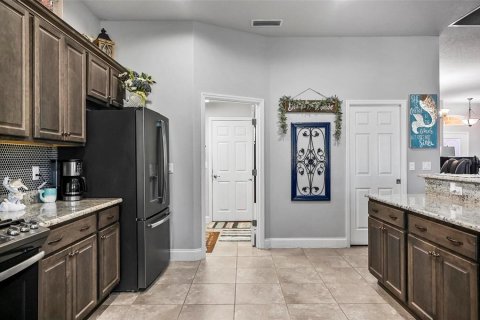 Casa en venta en Bunnell, Florida, 4 dormitorios, 219.44 m2 № 1511960 - foto 8