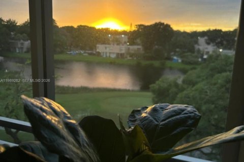 Appartement à Davie, Floride 3 chambres, 104.42 m2 № 2051654