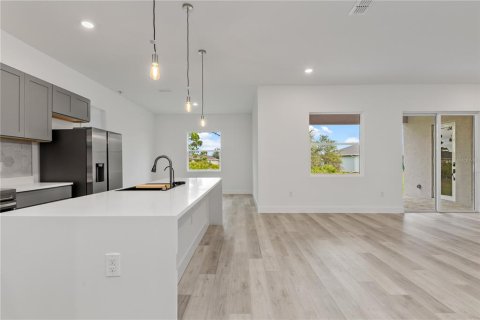 Villa ou maison à vendre à Port Charlotte, Floride: 4 chambres, 196.4 m2 № 2120664 - photo 3
