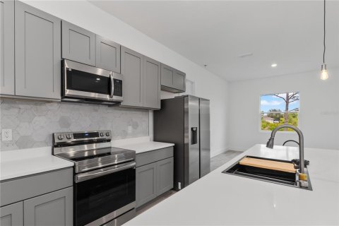 Villa ou maison à vendre à Port Charlotte, Floride: 4 chambres, 196.4 m2 № 2120664 - photo 12