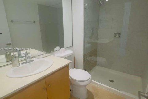Condominio en alquiler en Miami, Florida, 2 dormitorios, 114.18 m2 № 1992129 - foto 7