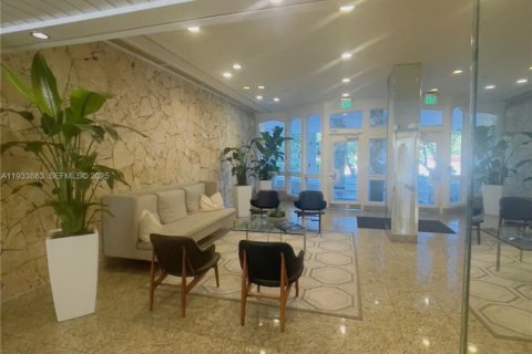 Condominio en alquiler en Miami, Florida, 2 dormitorios, 114.18 m2 № 1992129 - foto 16
