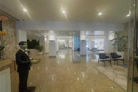 Condominio en alquiler en Miami, Florida, 2 dormitorios, 114.18 m2 № 1992129 - foto 17