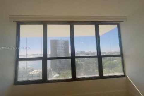 Condominio en alquiler en Miami, Florida, 2 dormitorios, 114.18 m2 № 1992129 - foto 6