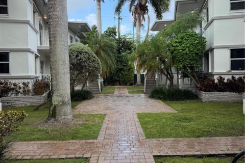 Condo in Bay Harbor Islands, Florida, 2 bedrooms  № 1978484 - photo 3