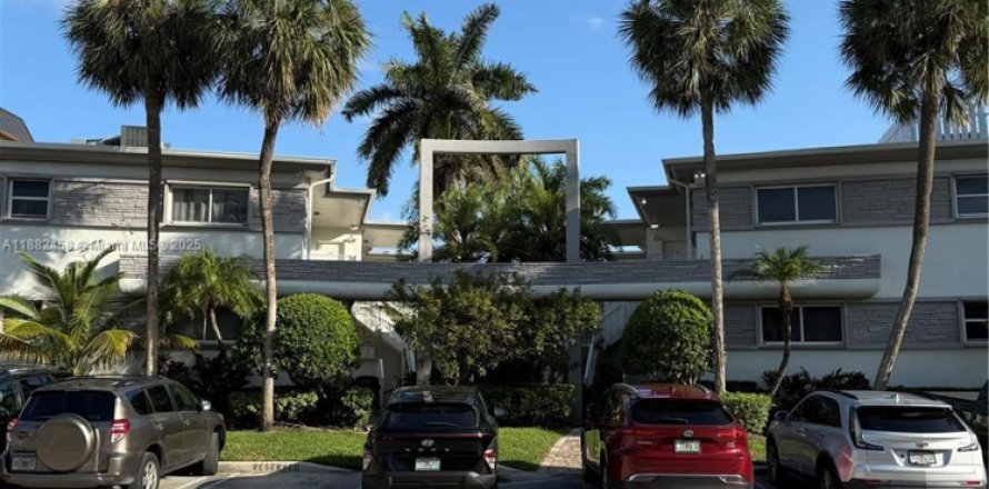 Condo in Bay Harbor Islands, Florida, 2 bedrooms  № 1978484