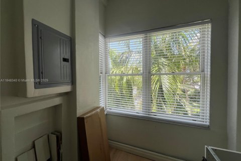Condominio en venta en Miami Beach, Florida, 49.8 m2 № 1848939 - foto 10