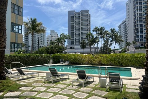 Condominio en venta en Miami Beach, Florida, 49.8 m2 № 1848939 - foto 3