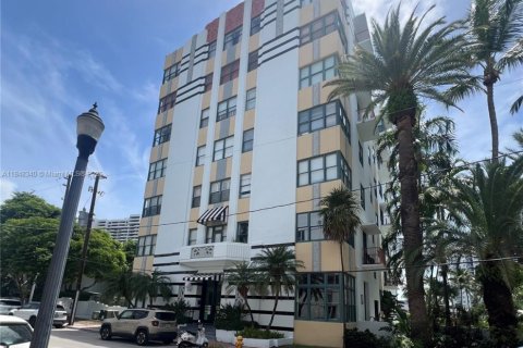 Condominio en venta en Miami Beach, Florida, 49.8 m2 № 1848939 - foto 1