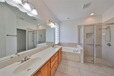 House in Sun City Center, Florida 2 bedrooms, 182.37 sq.m. № 1198046 - photo 18