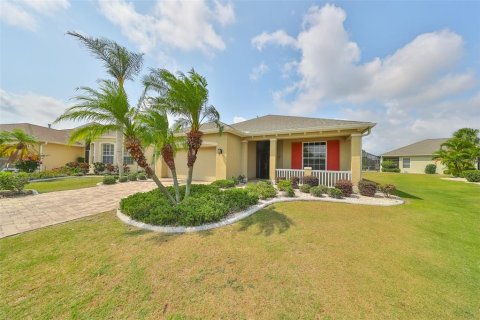 House in Sun City Center, Florida 2 bedrooms, 182.37 sq.m. № 1198046 - photo 4